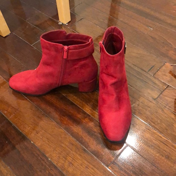 Red suede booties - Picture 2 of 3
